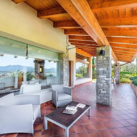 Vittoria Con Piscina E Vista By Wonderful Italy * Manerba del Garda