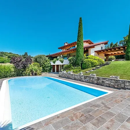 Vittoria Con Piscina E Vista By Wonderful Italy Manerba del Garda